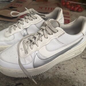 NIKE AIR FORCE 1 PLT.AF.ORM White, Ivory and Silver
